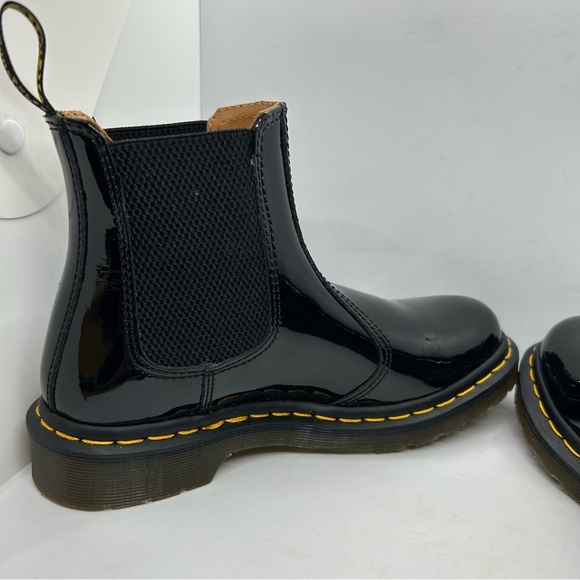 Dr. Martens 2976 Black Patent Leather Chelsea Boot Womens Size 7 - Picture 5 of 9
